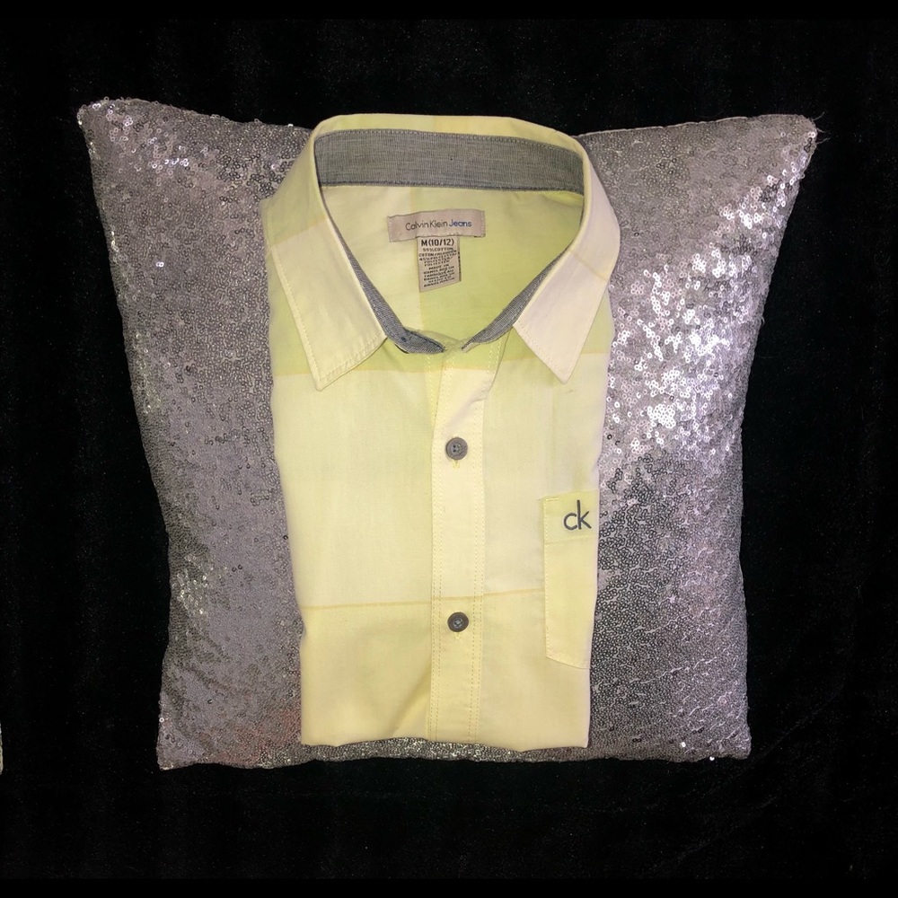 BOYS CALVIN KLEIN SHORT SLEEVE BUTTON-DOWN.